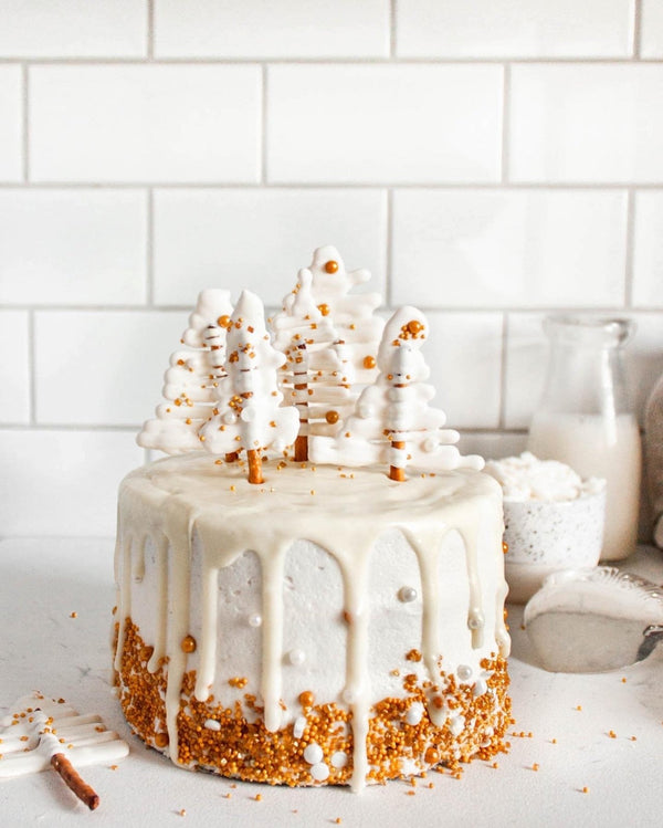 Winter Pear Spice Cake with Vanilla Buttercream | Rawnice