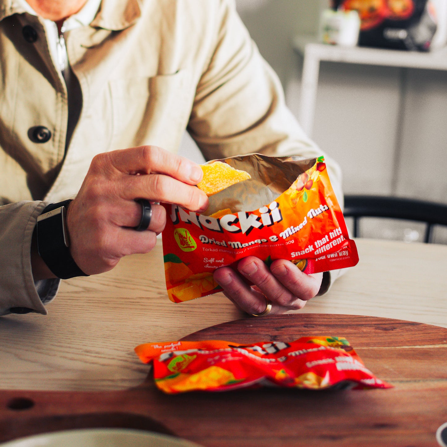 Snackii - Torkad mango & blandade nötter / 20 x 80g