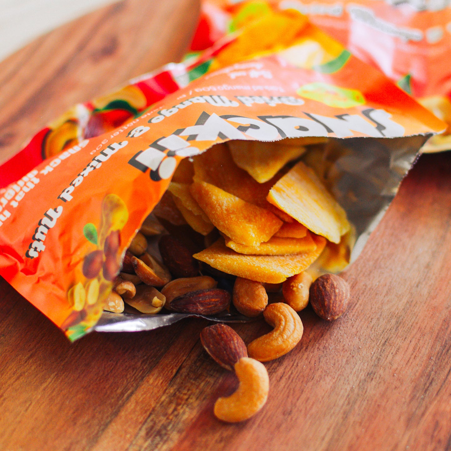 Snackii - Torkad mango & blandade nötter / 20 x 80g